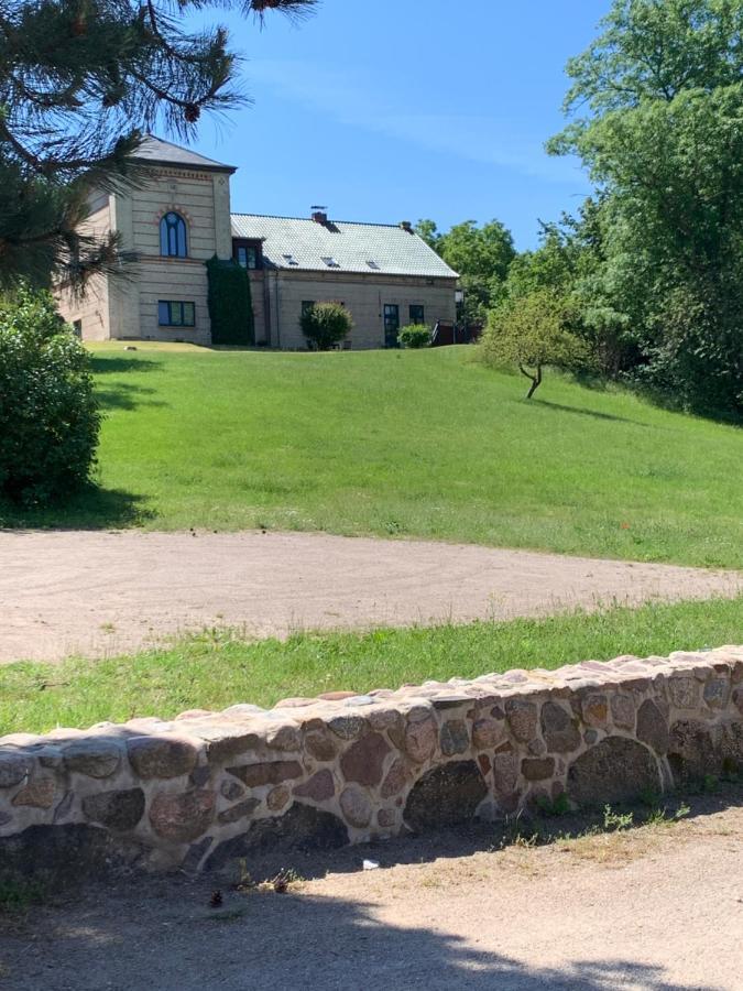 Historisches Gebaeude " Rentmeisteramt" Basedow Basedow  Exterior foto